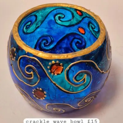 Round crackle wave tea light holder